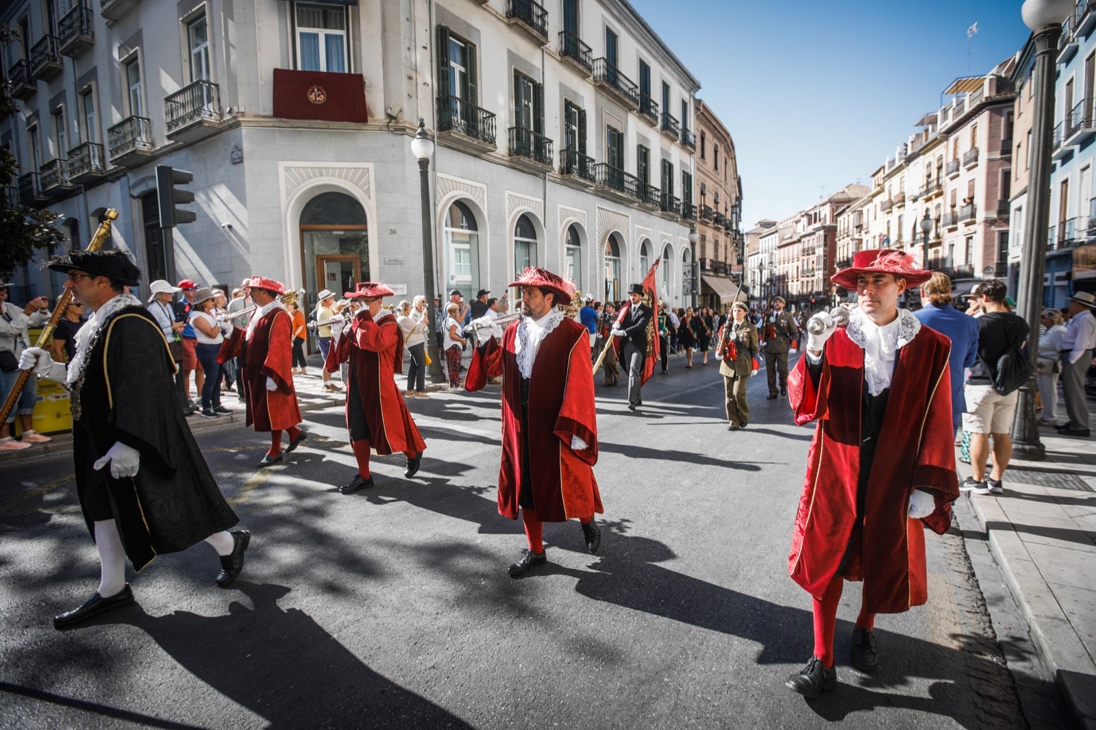 Las imágenes de los actos del 12 de octubre en Granada