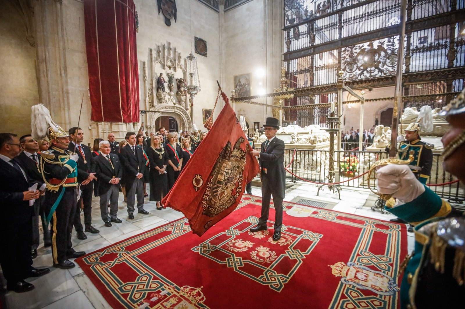 Las imágenes de los actos del 12 de octubre en Granada