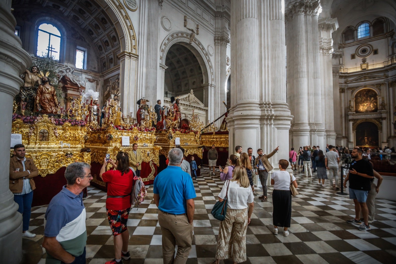 Las imágenes de todos los pasos que procesionarán en la Magna de Granada