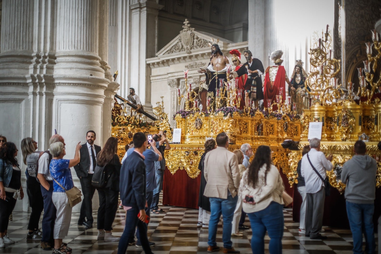 Las imágenes de todos los pasos que procesionarán en la Magna de Granada