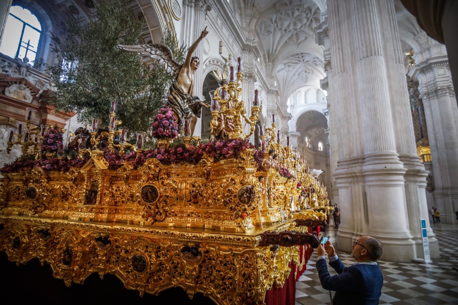 Las imágenes de todos los pasos que procesionarán en la Magna de Granada