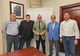 Reunión mantenida entre los cofrades y la Junta.