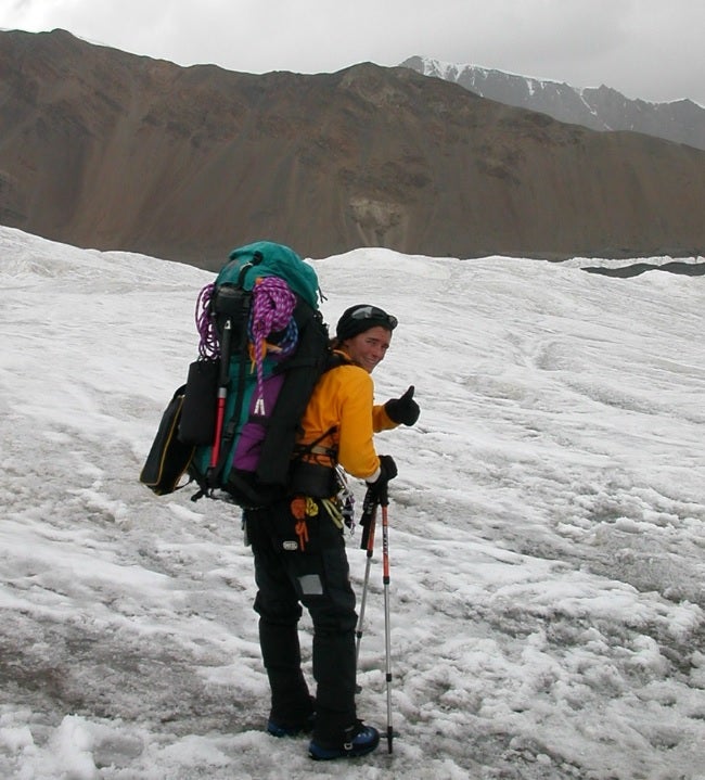 Tras pasar por cimas de menor altitud, Pipi Cardell comenzó a escalar montañas de mayor altitud. La primera de ellas fue el Lenin Peak. Luego llegarían el Spantik y el Khan Tengri.