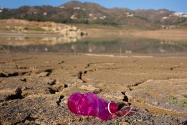 El pantano de La Viñuela, uno de los que se encuentra en situación más crítica.