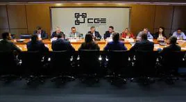 Representantes de la Diputación provincial y los empresarios, reunidos en la CGE.