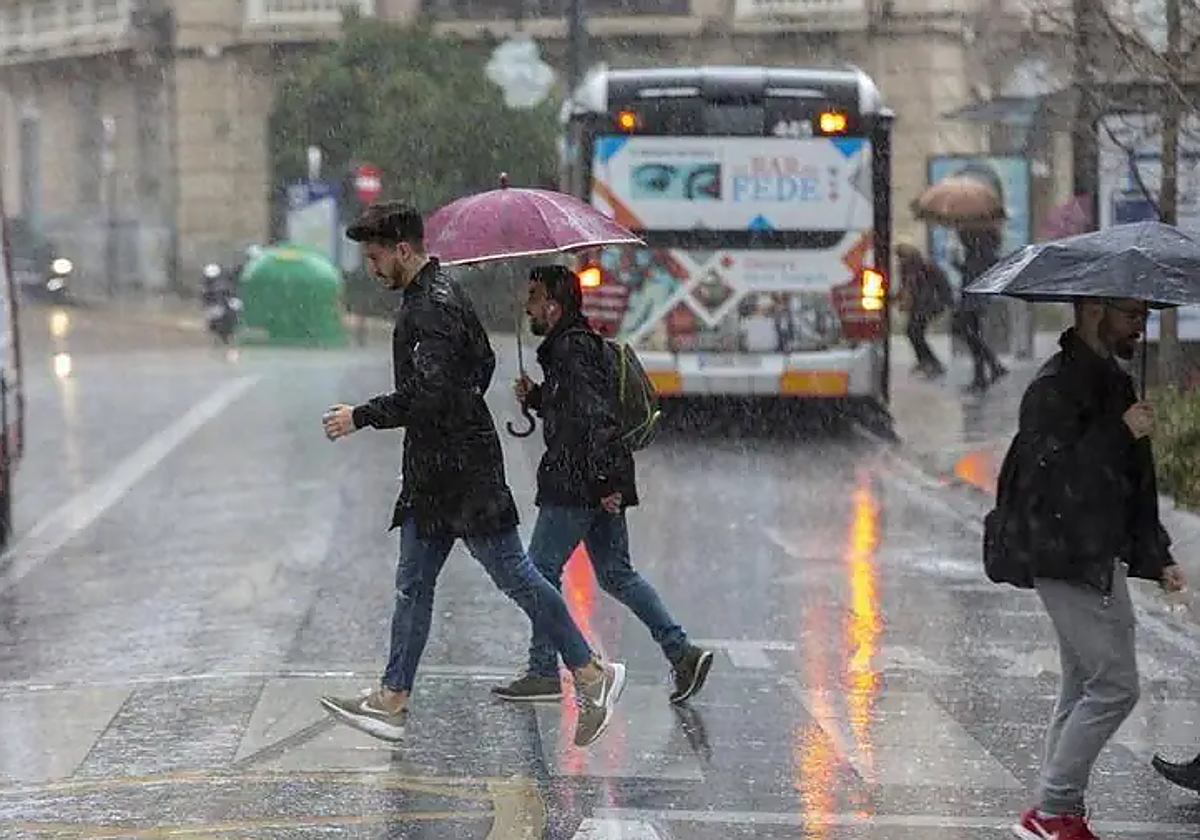 Aviso de la Aemet por el tren de borrascas que trae «lluvias de gran intensidad» a Andalucía.