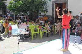 Una de las narraciones orales del del evento celebrado en Velefique.