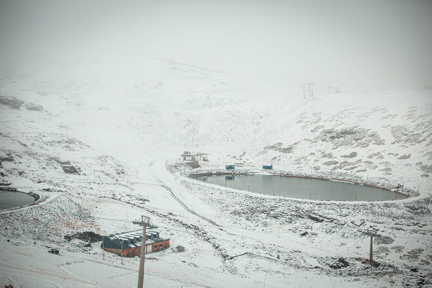 El manto blanco de Sierra Nevada, en imágenes