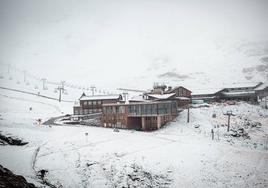 El manto blanco de Sierra Nevada, en imágenes