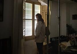 Salón de la casa de Manola, con ochenta puntales para sostener el techo.