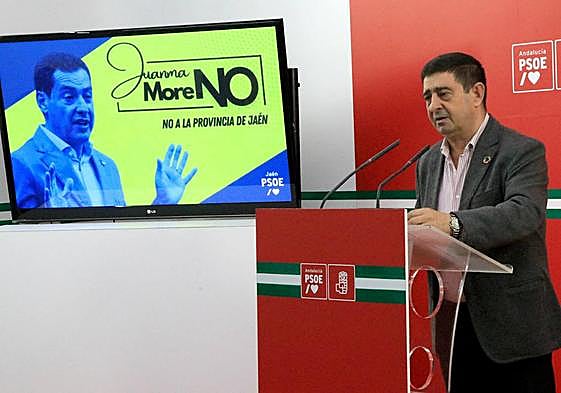 Francisco Reyes presentó este lunes una campaña contra el presidente andaluz.