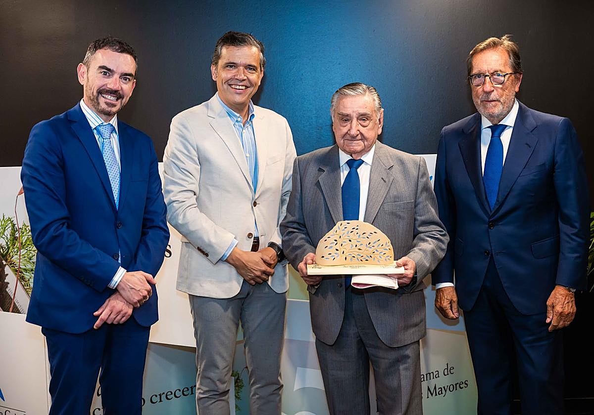 Un granadino, finalista en el XV Concurso de Relatos Escritos por Personas Mayores de la Fundación »la Caixa»