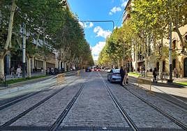 Plataforma del tranvía, en la parte superior del Paseo de la Estación.