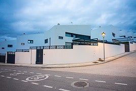 Domicilio en el que se detuvo al presunto líder de la organización dedicada al blanqueo de capitales.