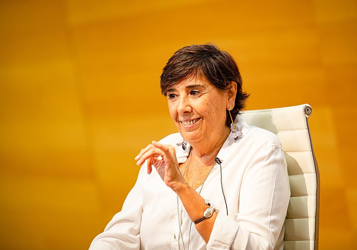 Nieves Concostrina, durante la ponencia de ayer sobre la historia más curiosa.