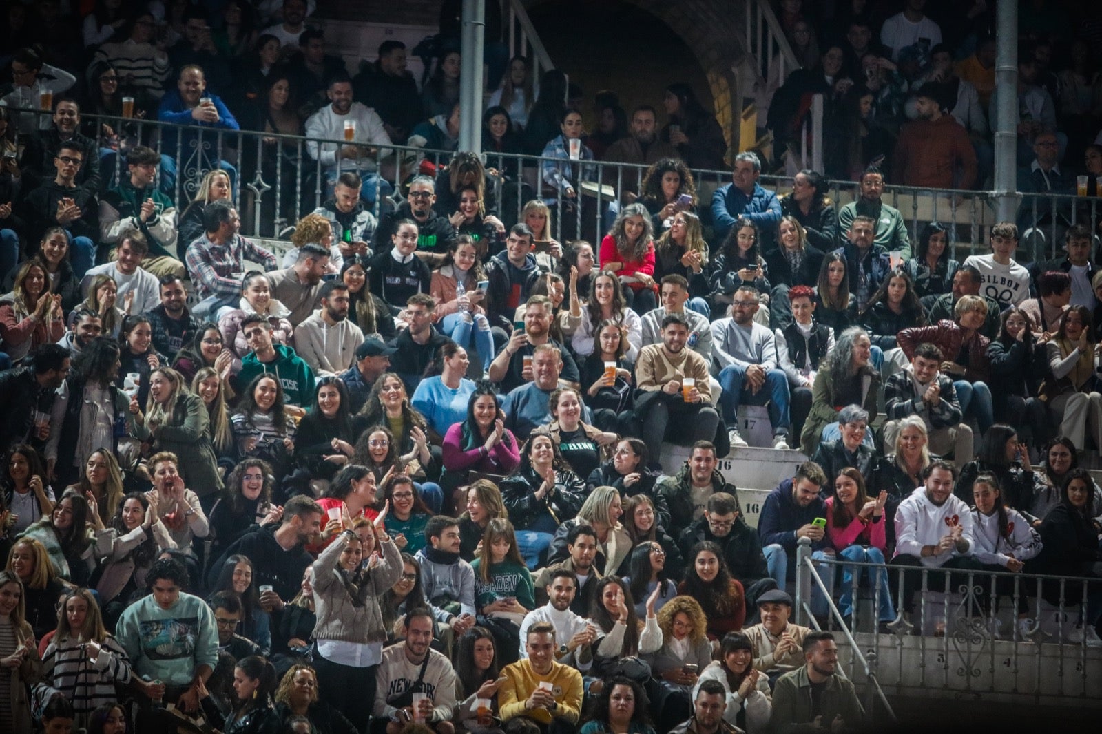 Las imágenes de la actuación de Melendi en la Plaza de Toros