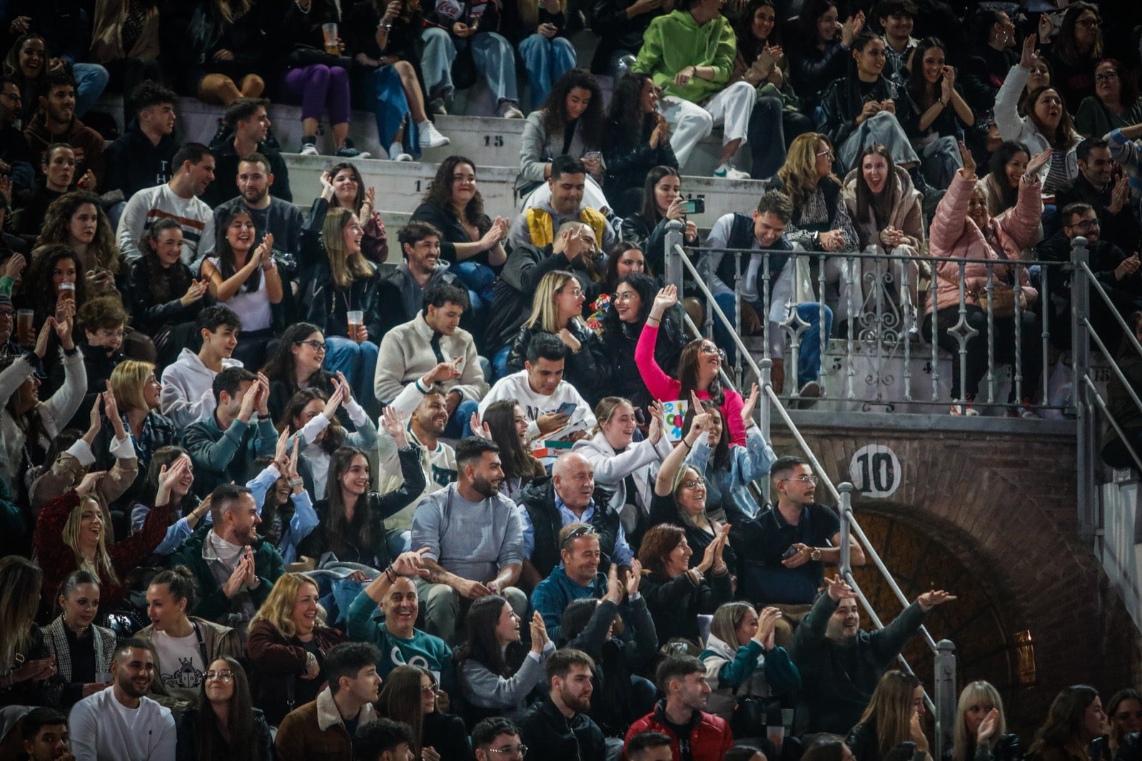 Las imágenes de la actuación de Melendi en la Plaza de Toros