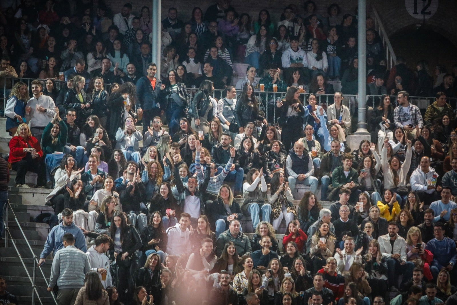 Las imágenes de la actuación de Melendi en la Plaza de Toros