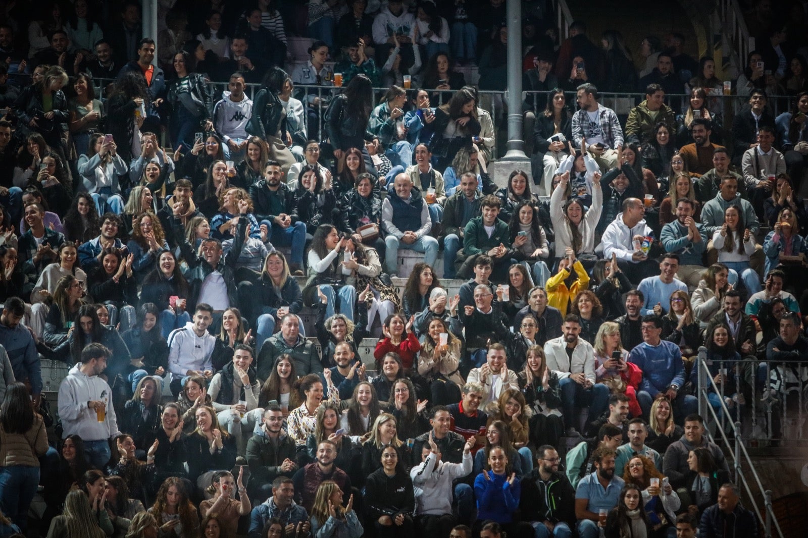 Las imágenes de la actuación de Melendi en la Plaza de Toros