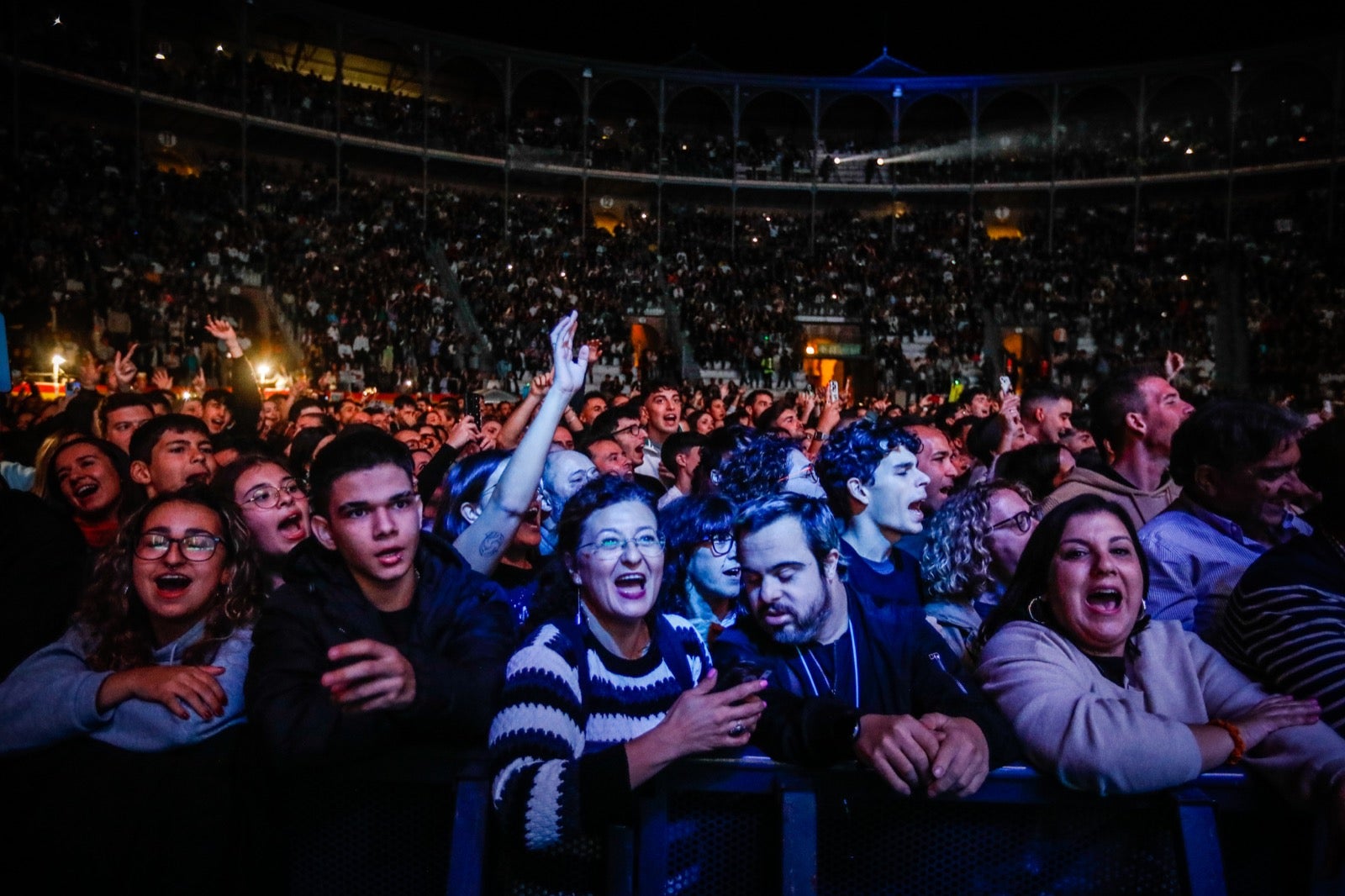 Las imágenes de la actuación de Melendi en la Plaza de Toros