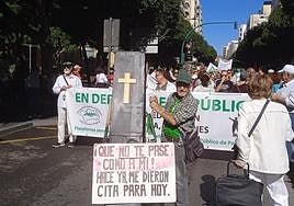 Así ha sido la protesta de Marea Blanca en Almería