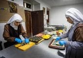 Así se hace el sushi más famoso de España: el de las monjas Carmelitas de Granada