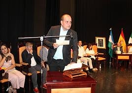 Javier Ortega durante el pleno de investidura.