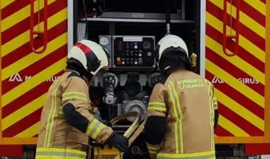 Muere el conductor de una furgoneta al caer por un barranco de 50 metros en Carataunas