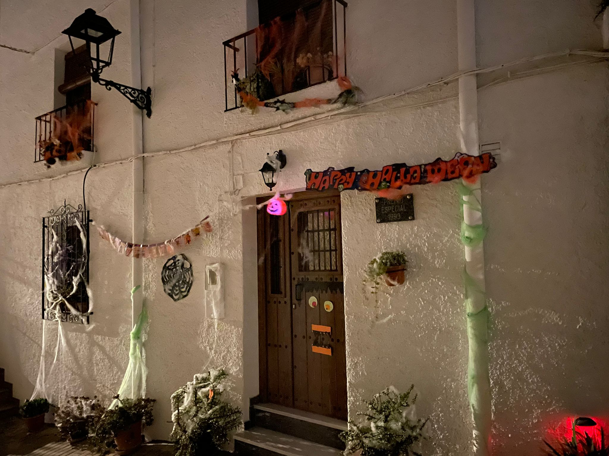 Velefique celebra su primer Halloween, con más de 300 asistentes