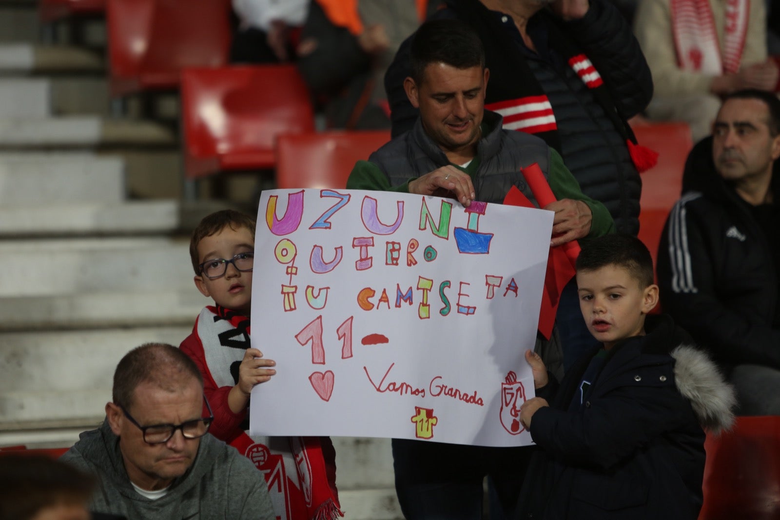 Encuéntrate en la grada en el Granada-Getafe