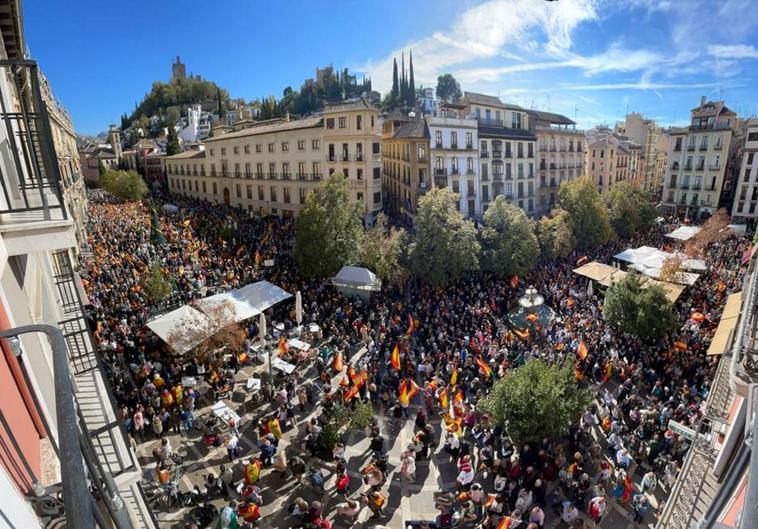 Plaza Nueva,a a reventar en la protesta contra la amnistía de este domingo.