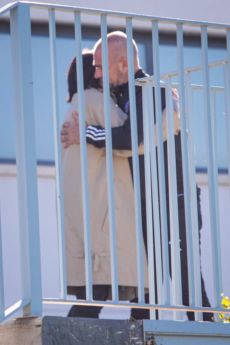 Las imágenes del entrenamiento del Granada con la presidenta por sorpresa