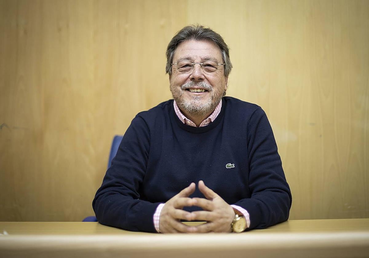 El exdecano del Colegio de Psicólogos de Andalucía Oriental, Manuel Mariano Vera Martínez.