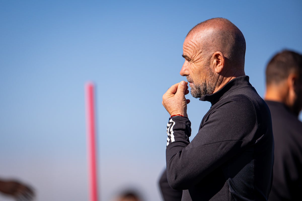 Las imágenes del entrenamiento del Granada con la presidenta por sorpresa