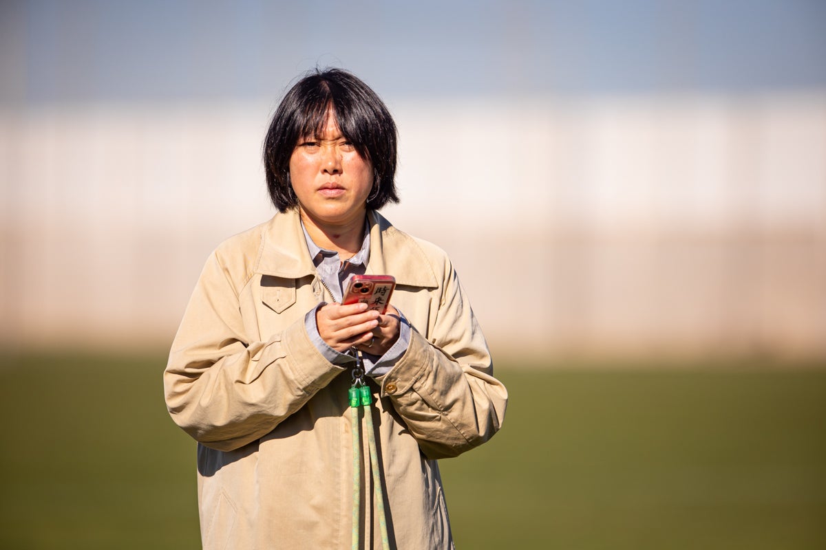 Las imágenes del entrenamiento del Granada con la presidenta por sorpresa