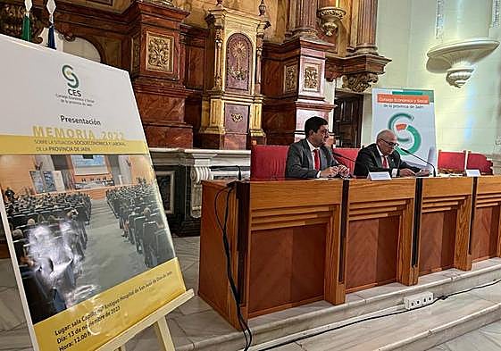 Francisco Reyes y Manuel Parras presentan la Memoria 2022 del CES.