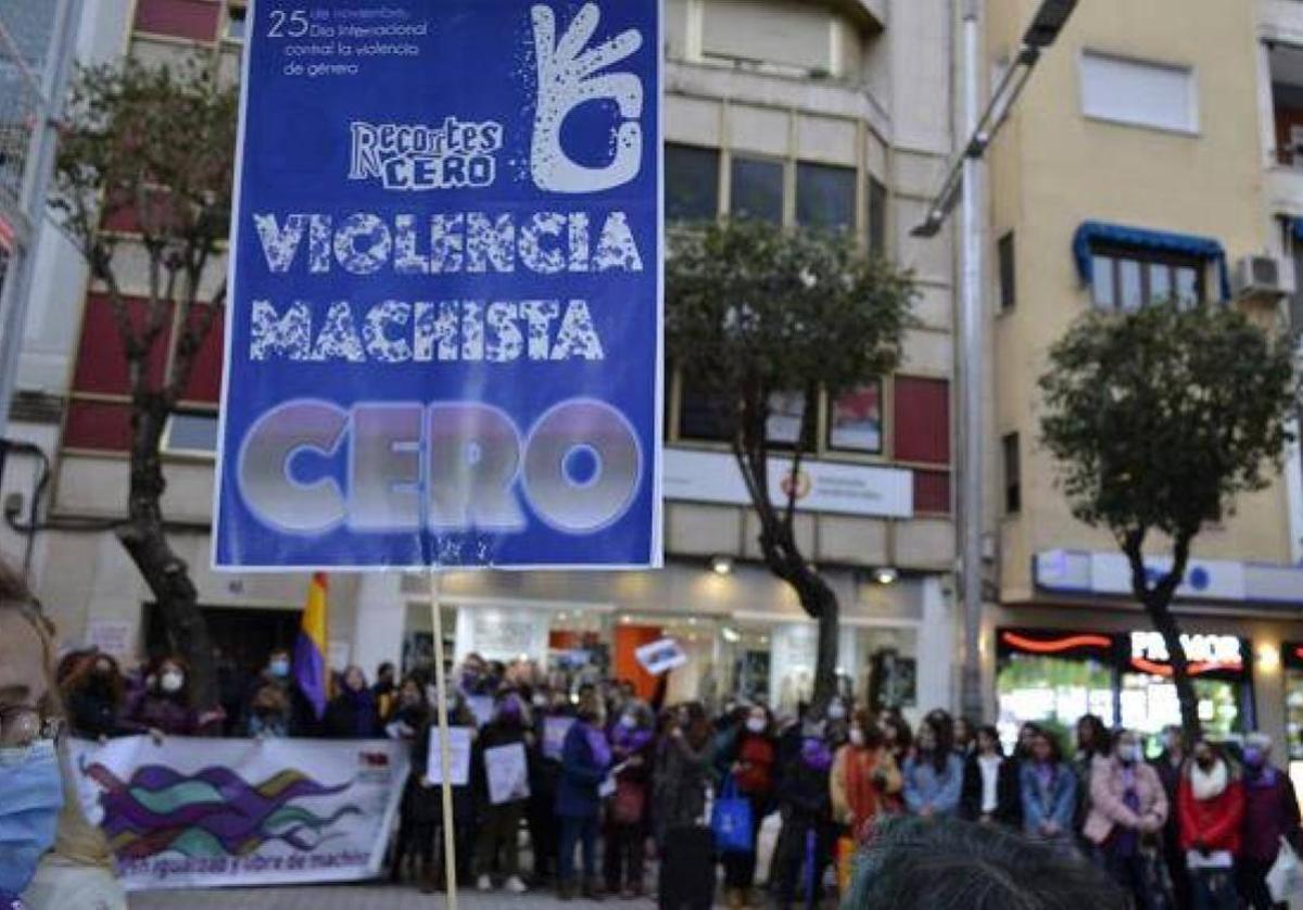Feministas 8-m recae en las consecuencias de los bulos en las víctimas de violencia machista | ideal