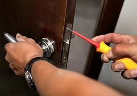 La razón por la que nunca debes dejar las llaves puestas cuando vas a dormir.