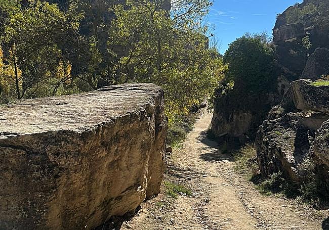 Piedra con la marca de la herradura.