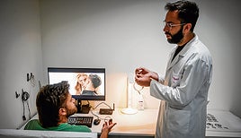 Investigadores en el LabSex de la Universidad de Granada.