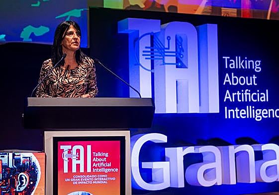 Inmaculada López Calahorro, en el escenario de TAIGranada.