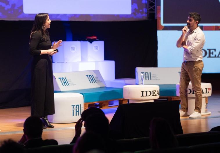 Alba Fernández Barral y Daniel Morcuende, del Instituto Andaluz de Astrofísica.