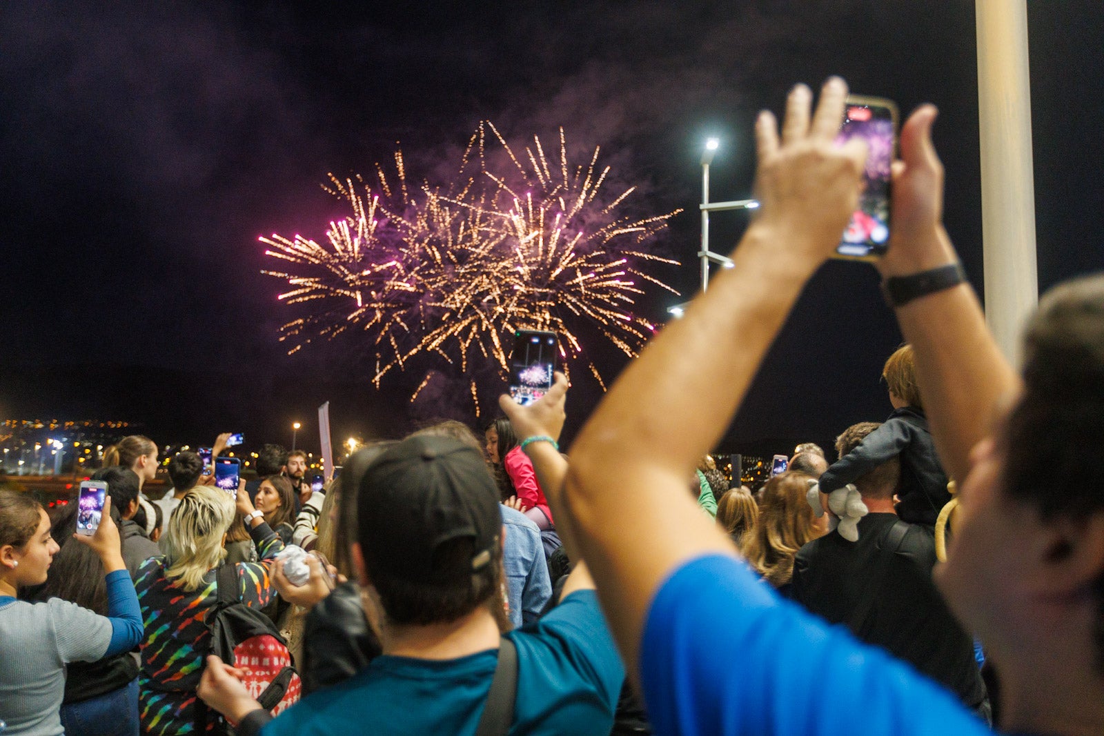 Así ha sido el encendido de las luces navideñas del Nevada