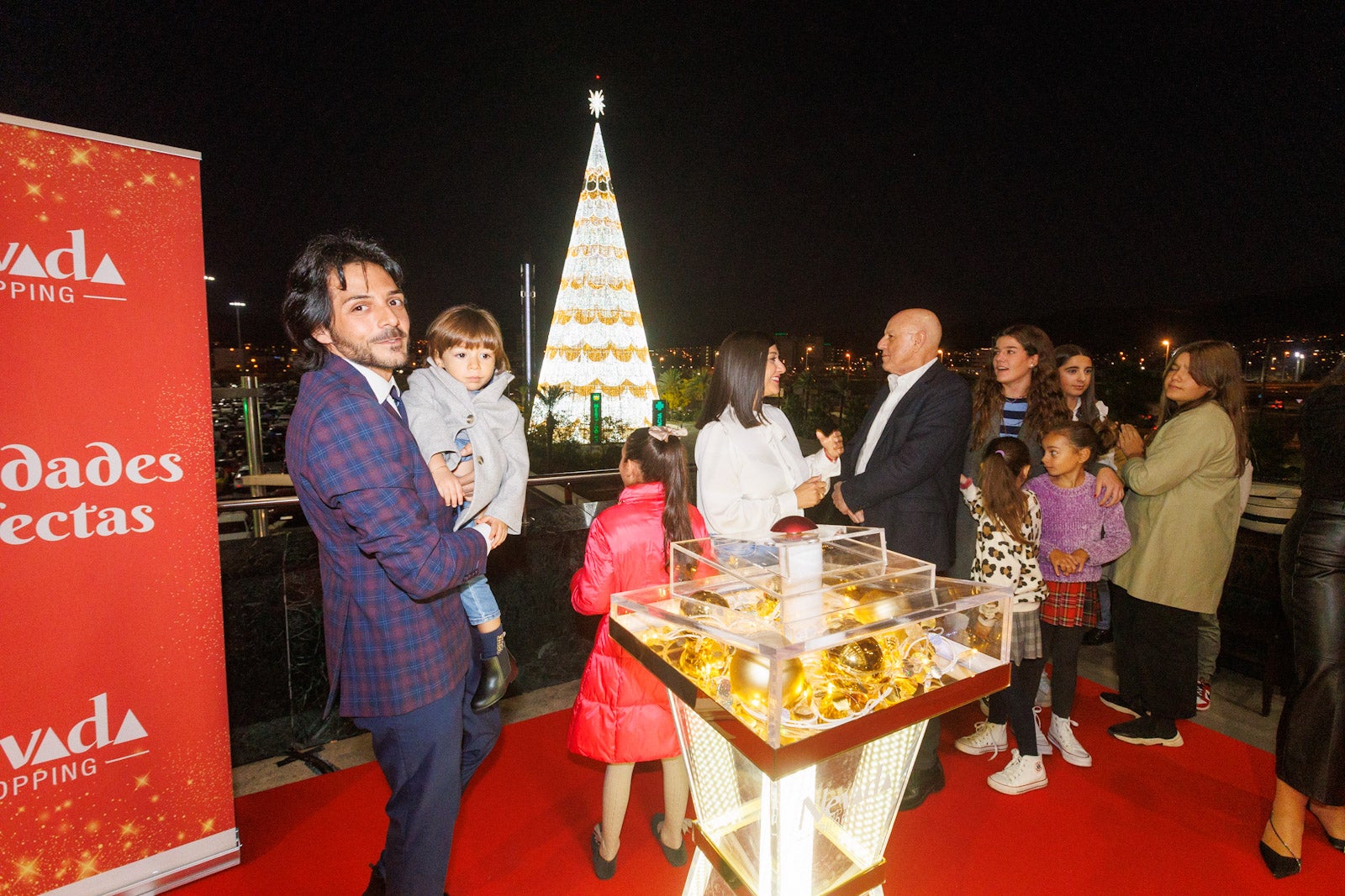 Así ha sido el encendido de las luces navideñas del Nevada