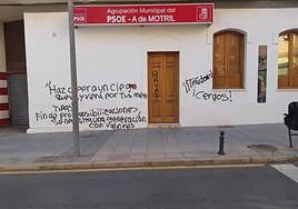 El PSOE de Motril denuncia las pintadas aparecidas en su sede
