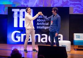 Mariano Sigman y Miguel Santos, en el escenario del Parque de las Ciencias durante la segunda jornada de TAIGranada.