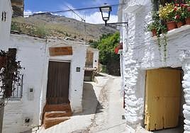 Trevélez, acreditado como 'Uno de Los Pueblos más Bonitos de España'