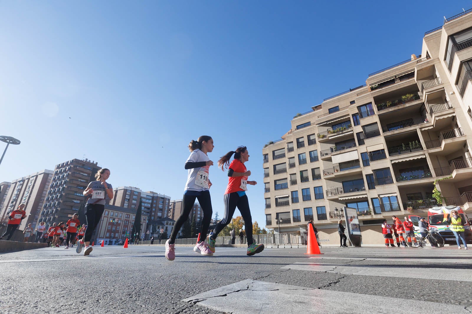 Encuéntrate en la carrera de la Cruz Roja en Granada