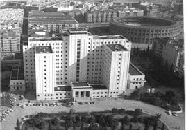 Vista aérea del hospital en los años 80