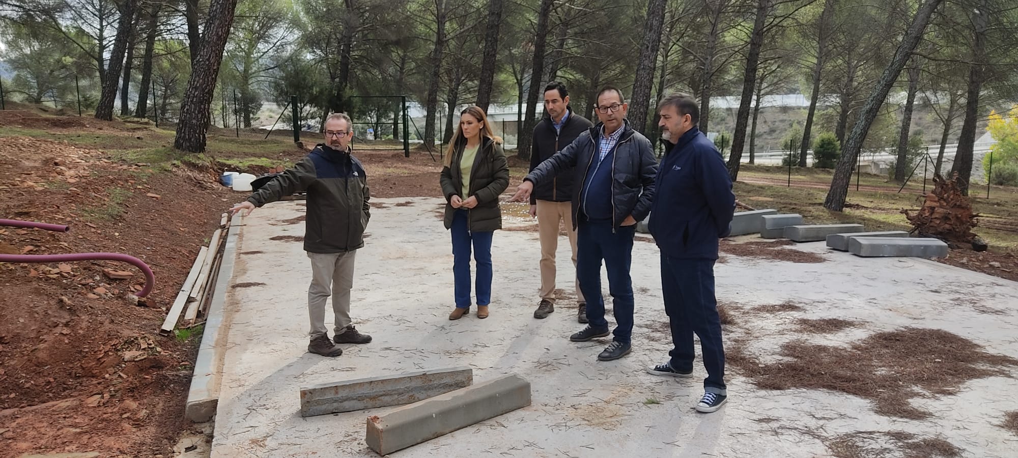 Visita de la delegada María José Lara a las obras de mejora de equipamientos en el Parque Natural de Despeñaperros.